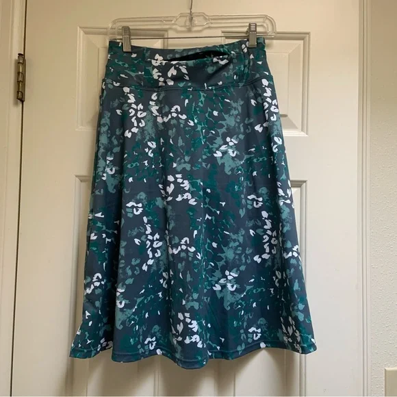 Women's Skorts - Knee Length - Picture 5 of 8